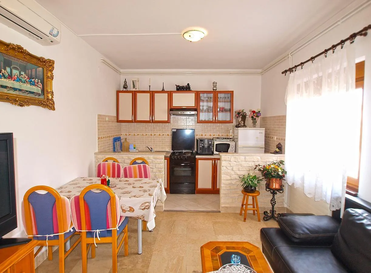Apartments Mato 1488 Pula 0*,